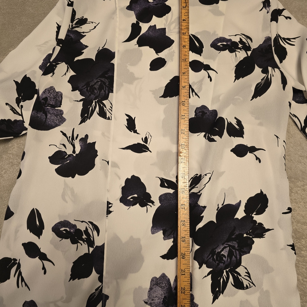 Simply Vera Vera Wang White Blouse with Black and Deep Purple Floral Print - Picture 12 of 12